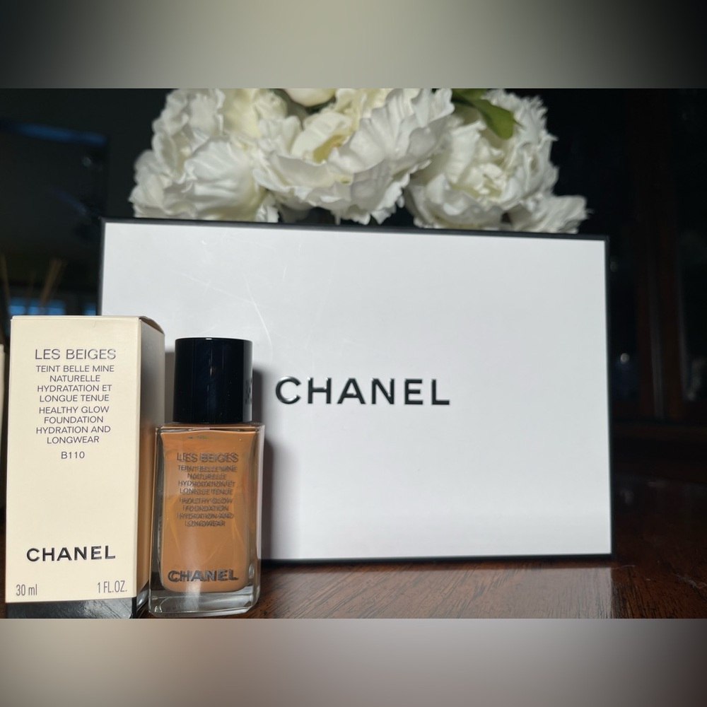 NIB- B110 CHANEL Les Beiges Healthy Glow Foundation Hydration Longwear 1 Fl. OZ